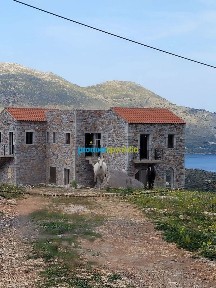 Μονοκατοικία, 300τ. μ.