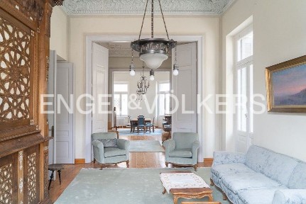 Μονοκατοικία, 270τ. μ.