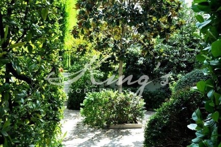 Μονοκατοικία, 350τ. μ.