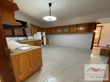 Μονοκατοικία, 240τ. μ.