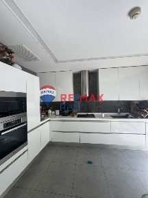 Μονοκατοικία, 250τ. μ.