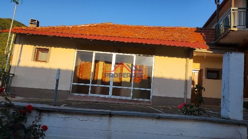 Μονοκατοικία, 378τ. μ.