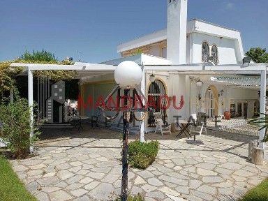 Βίλα, 310τ. μ.