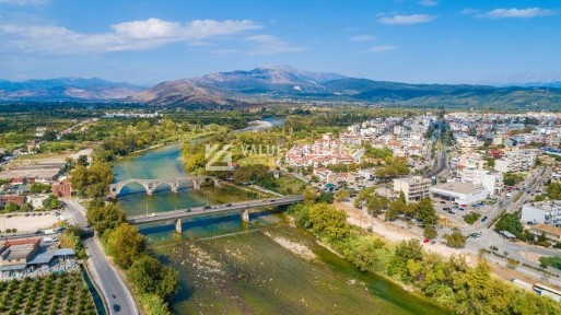 Συγκρότημα διαμερισμάτων, 255τ. μ.