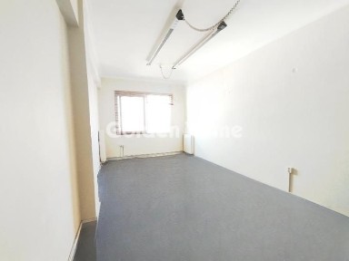 Γραφείο, 24τ. μ.