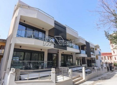 Συγκρότημα διαμερισμάτων, 240τ. μ.