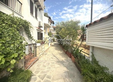Συγκρότημα διαμερισμάτων, 169τ. μ.