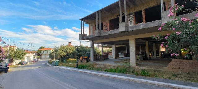 Συγκρότημα διαμερισμάτων, 1000τ. μ.