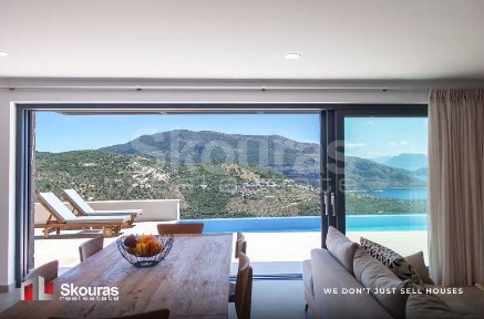 Μονοκατοικία, 272τ. μ.