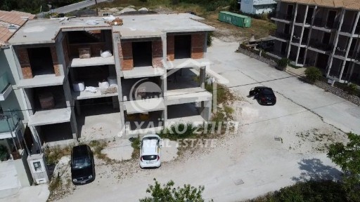 Συγκρότημα διαμερισμάτων, 312τ. μ.