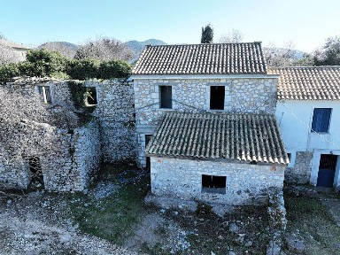 Κτίριο, 137τ. μ.