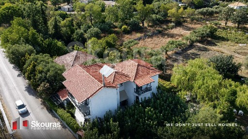 Κτίριο, 353τ. μ.