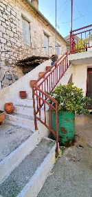 Μονοκατοικία, 74τ. μ.