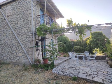 Μονοκατοικία, 100τ. μ.