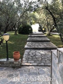 Μονοκατοικία, 200τ. μ.