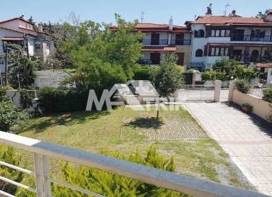 Μονοκατοικία, 210τ. μ.