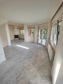Μονοκατοικία, 210τ. μ.