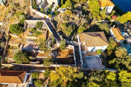 Μονοκατοικία, 245τ. μ.