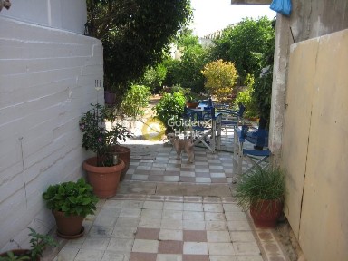 Μονοκατοικία, 375τ. μ.