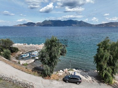 Μονοκατοικία, 300τ. μ.