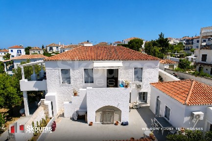 Μονοκατοικία, 280τ. μ.