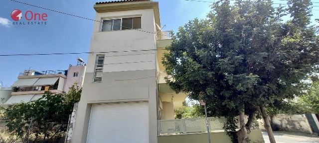 Μονοκατοικία, 200τ. μ.