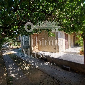 Μονοκατοικία, 300τ. μ.