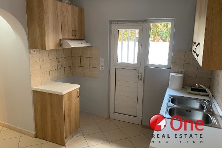 Μονοκατοικία, 67τ. μ.