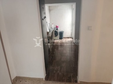 Μονοκατοικία, 290τ. μ.
