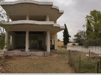 Μονοκατοικία, 300τ. μ.