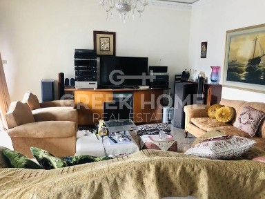 Μονοκατοικία, 350τ. μ.