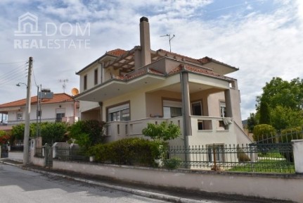Μονοκατοικία, 297τ. μ.