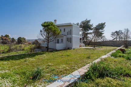 Κέντρο, Βαρνάβας (Αθήνα - Ανατολικά Προάστια)