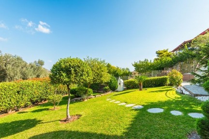 Κέντρο, Νέα Μάκρη (Αθήνα - Ανατολικά Προάστια)