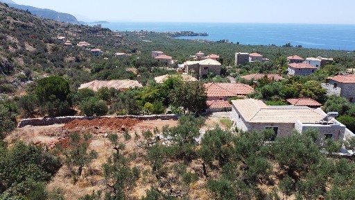Μονοκατοικία, 105τ. μ.