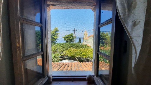 Μονοκατοικία, 90τ. μ.