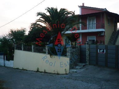 Μονοκατοικία, 210τ. μ.