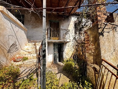 Μονοκατοικία, 230τ. μ.