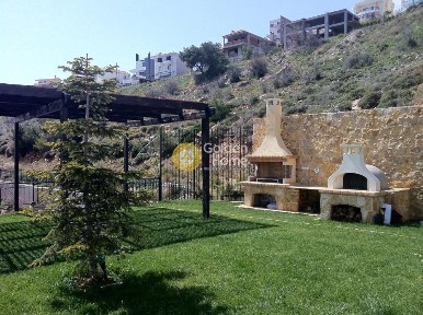 Μεζονέτα, 300τ. μ.
