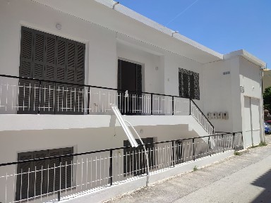 Μονοκατοικία, 200τ. μ.