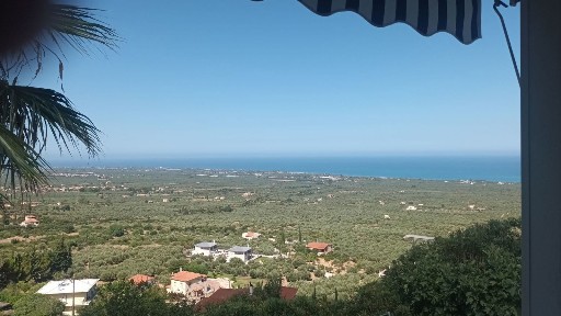 Μονοκατοικία, 100τ. μ.