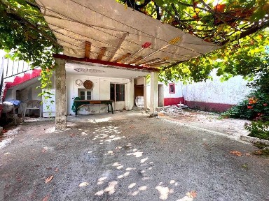 Μονοκατοικία, 70τ. μ.