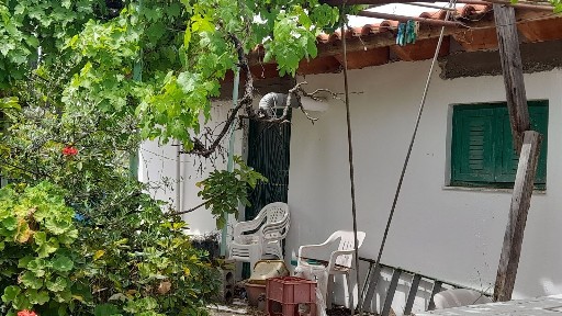 Μονοκατοικία, 65τ. μ.