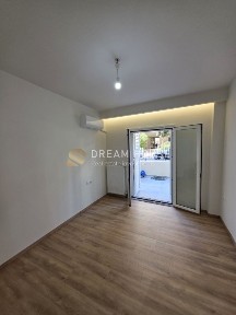 Δέρκων, Καλαμαριά (Θεσσαλονίκη - Περιφ/κοί δήμοι), Κωνσταντινουπόλεως 20, Καλαμαριά 55132