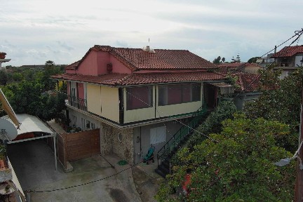 Κτίριο, 220τ. μ.