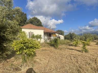 Μονοκατοικία, 90τ. μ.