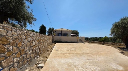 Μονοκατοικία, 75τ. μ.