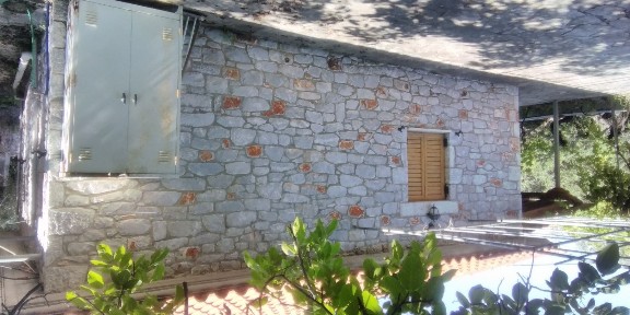 Μονοκατοικία, 75τ. μ.