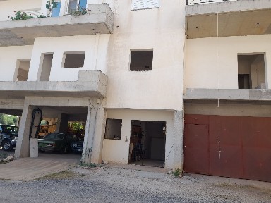 Συγκρότημα διαμερισμάτων, 340τ. μ.