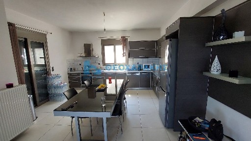 Μονοκατοικία, 290τ. μ.